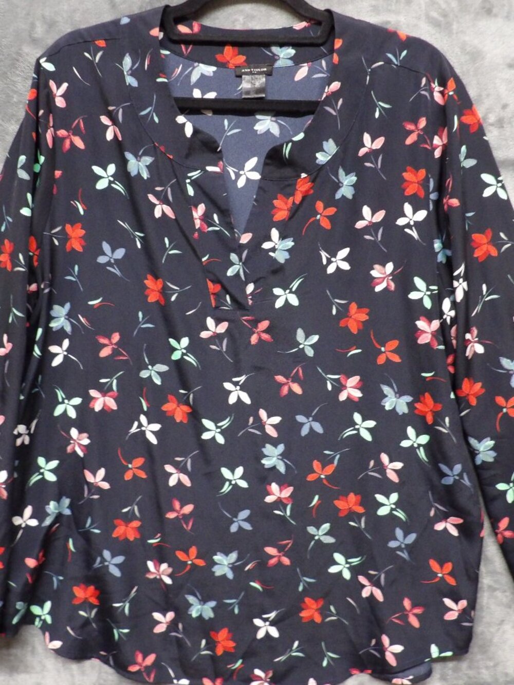 Ann Taylor Floral Split Neck Blouse XL Navy Long Sleeve - Picture 2 of 6